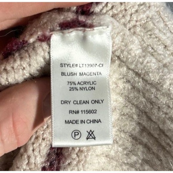 Lush Woman’s Sweater - magenta Lg - Picture 4 of 4